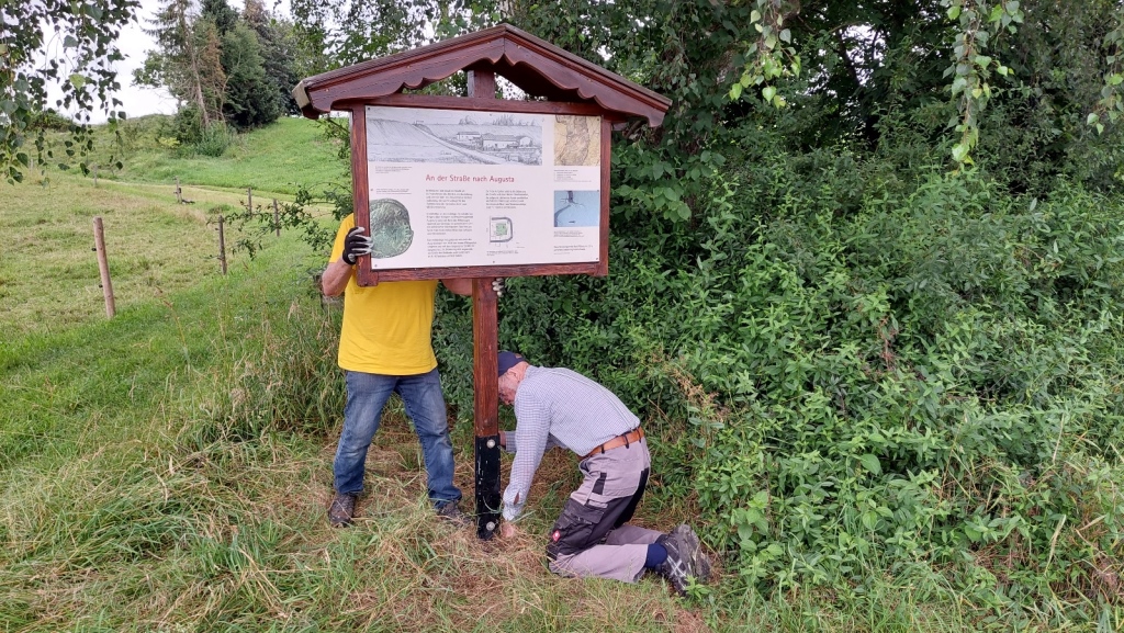 Burgustafel neu 3 Burgustafel neu gestrichen